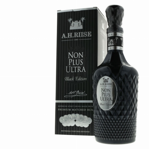 A. H. Risse Rum Non Plus Ultra Black Edition 42% Vol.