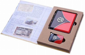VW Zigarettenetui + Feuerzeug Set Schwarz-Rot
