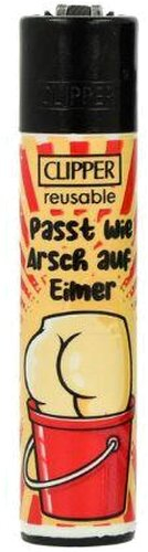 Clipper Feuerzeug Passt! 1v4 Passt wie Arsch auf Eimer Clipper Feuerzeug Passt! 1v4 Passt wie Arsch auf Eimer