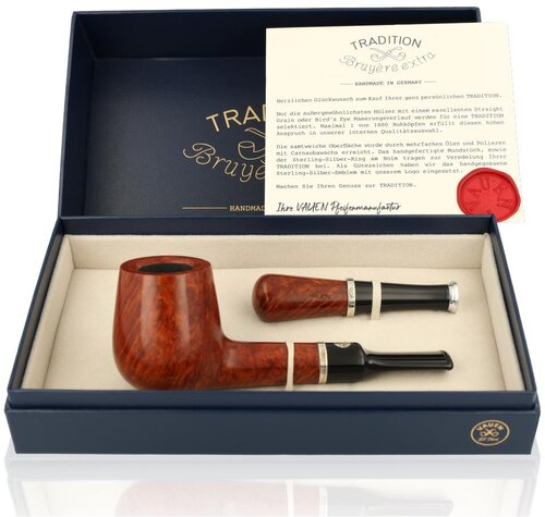 Vauen Pfeife Tradition Weißpunktqualität Bruyere extra Braun Glatt 075 mit Pfeifenstopfer und Zertifikat Vauen Pfeife Tradition Weißpunktqualität Bruyere extra Braun Glatt 075 mit Pfeifenstopfer und Zertifikat