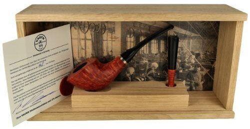 Vauen 175 Years Jubiläumspfeife Braun Glatt Nummer 148 von 175 mit Zertifikat, Pfeifenstopfer und Schmuckkiste Vauen 175 Years Jubiläumspfeife Braun Glatt Nummer 148 von 175 mit Zertifikat, Pfeifenstopfer und Schmuckkiste