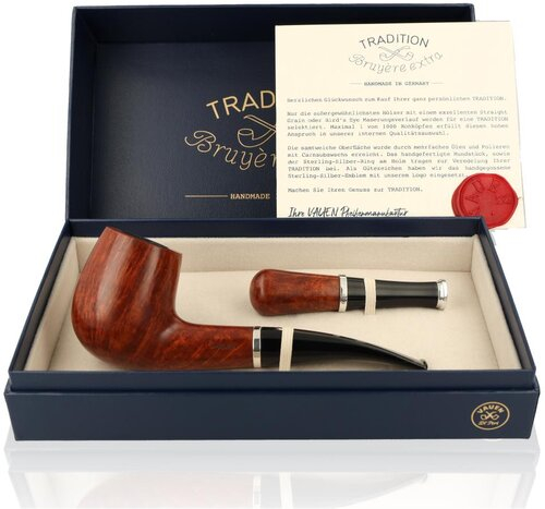 Vauen Pfeife Tradition Weißpunktqualität Bruyere extra Braun Glatt 072 mit Pfeifenstopfer und Zertifikat Vauen Pfeife Tradition Weißpunktqualität Bruyere extra Braun Glatt 072 mit Pfeifenstopfer und Zertifikat