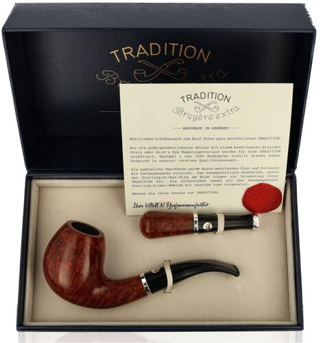 Vauen Pfeife Tradition Weißpunktqualität Bruyere extra Braun Glatt 073 mit Pfeifenstopfer und Zertifikat Vauen Pfeife Tradition Weißpunktqualität Bruyere extra Braun Glatt 073 mit Pfeifenstopfer und Zertifikat