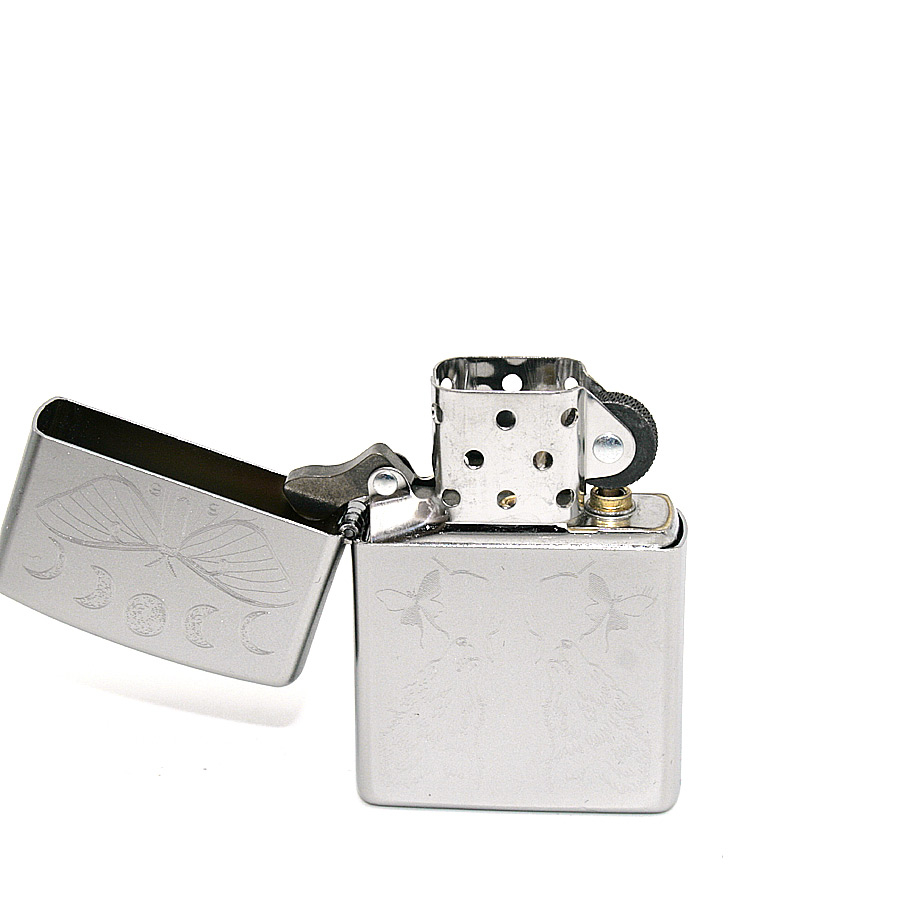 Zippo Feuerzeug Butterfly & Wolf Design Satin Chrom Zippo Feuerzeug Butterfly & Wolf Design Satin Chrom